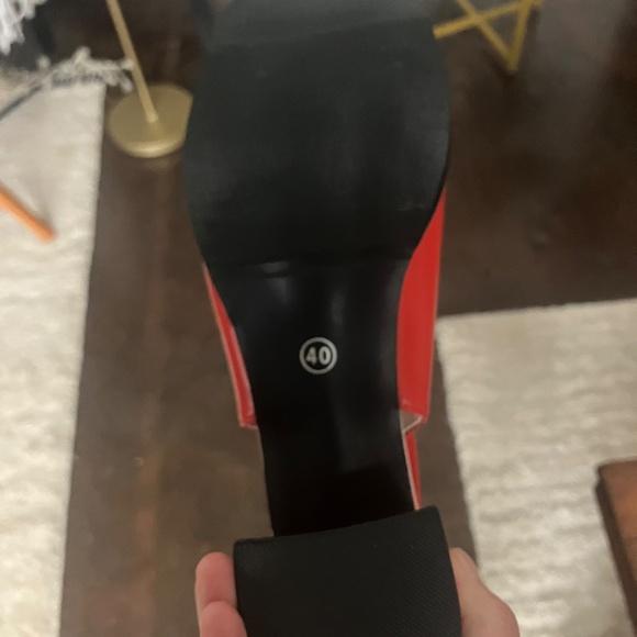 Elegant Red Women's Heels - Picture 4 of 4